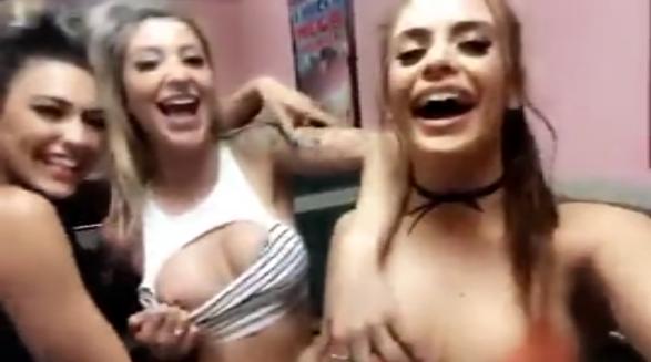 Allison Parker, Rainey James Y Austin Reign Se Divierten En El Baño Del Restaurante Video