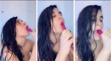 Sarah Love Desnuda Masturbándose En La Bañera Snapchat Video Leaked!