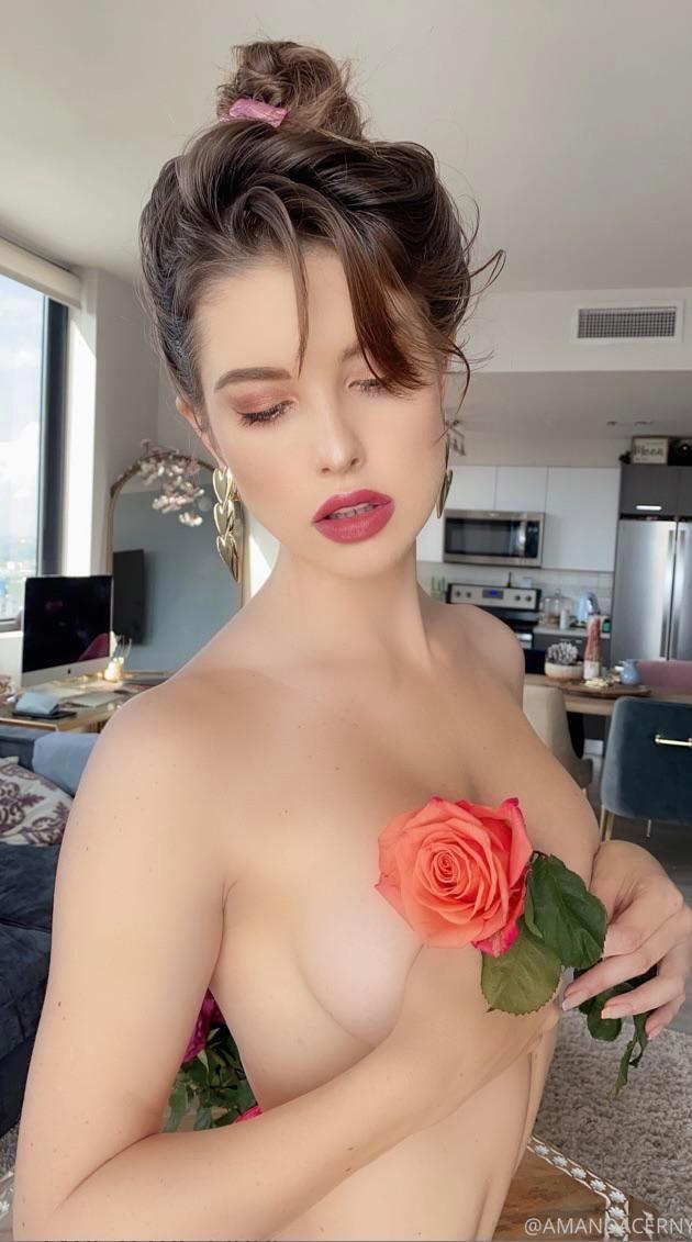 Amanda Cerny Desnuda San Valentín Onlyfans Conjunto Leaked