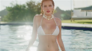 Bella Thorne Desnuda Piscina Blanco Bikini Vídeo Leaked