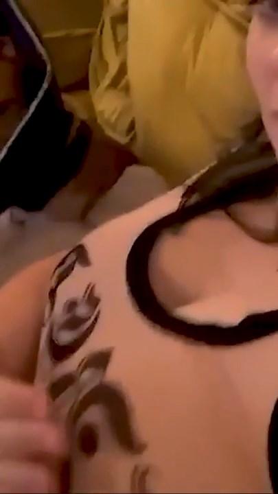 Billie Eilish Boob Titty Slap Vídeo Leaked