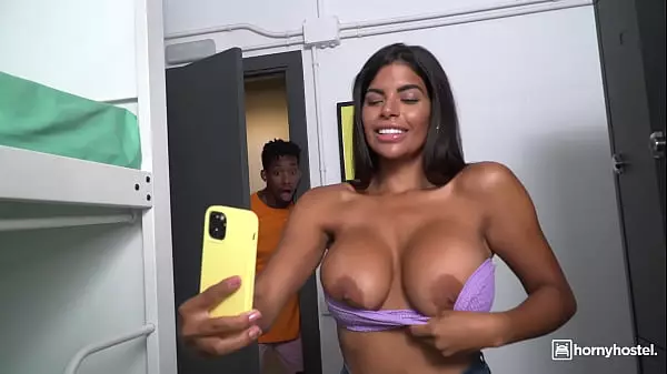 Hornyhostel - Sheila Ortega, Jesus Reyes - Una Nena Venezolana De Enormes Tetas Atrapada Desnuda Por Una Gran Polla Negra Preview Video