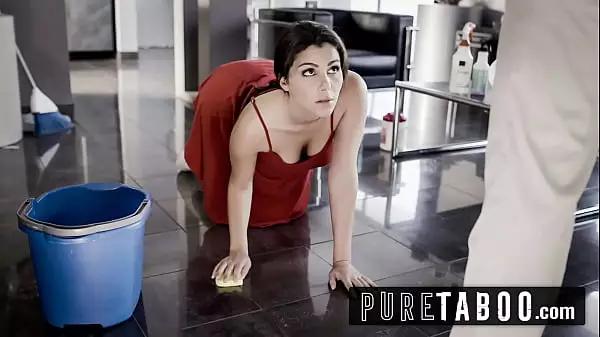 La Sirvienta Italiana Caliente Valentina Nappi Se Folla Al Rico Dueño De La Casa