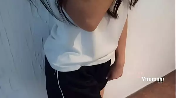 Que Ricas Nalguitas Se Le Ven A Mi Primita Con Su Shorts De La Escuela, Se Lo Bajo Para Penetrarla - Rica Colegiala Follada Por Su Primo En Un Hotel