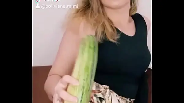 Yo Cuando Quiero Pegarme Un Pepino Enorme ... Sígueme En La T. @ Boliviana.mImi