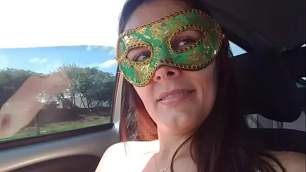 Casada Raquel Hot Luce Masturbándose En La Carretera