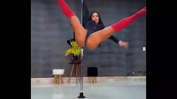 Gracyanne Barbosa - Pole Dance #11