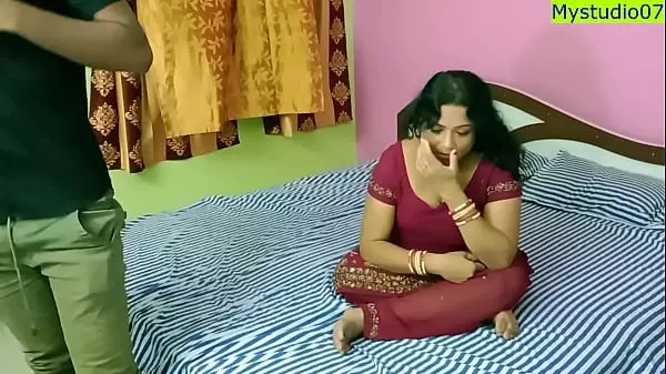 Indian Hot Xxx Bhabhi Teniendo Sexo Con Un Chico De Pene Pequeño! ¡Ella No Esta Feliz!