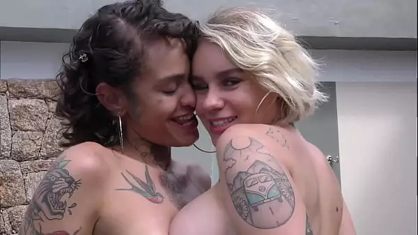 Lesbianas Se Ponen Calientes - Natalie Cortez Y Forbidden