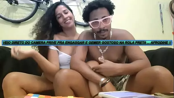 Veio Direto Do Camera Prive Pra Engasgar E Gemer Gostoso Na Rola Preta !!! Essa Afrodithe Geme Gostoso De Mais .