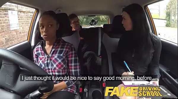Fake Driving Chica Negra Tetona No Pasa La Prueba Con Examinadora Lesbiana