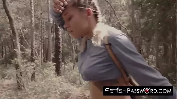 Perdida En El Bosque De 18 Años Marsha May Follada Antes De Facial