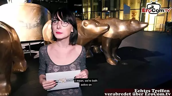 Estudiante Alemán Remolcando Casting Público En Erocom Date En Berlín