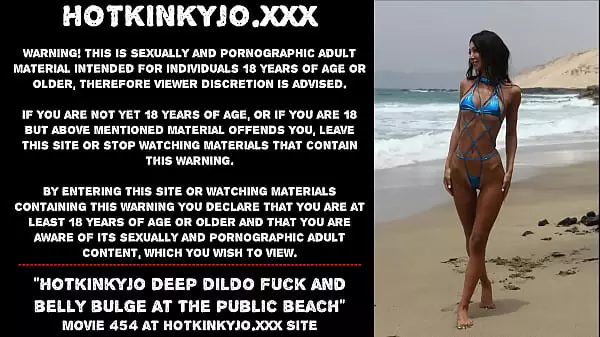 Hotkinkyjo Follada Profunda Con Consolador Y Abultamiento Del Vientre En La Playa Pública