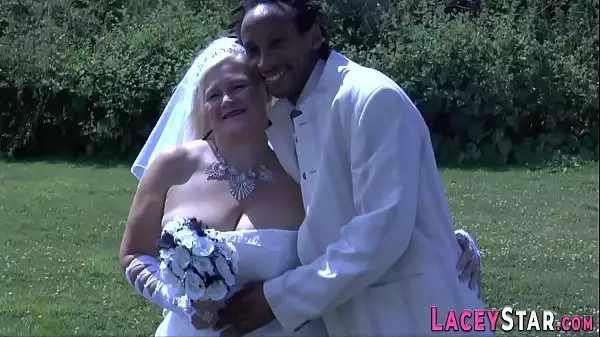 La Abuela Las Novias Olas Polla