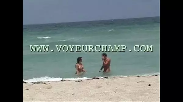 Chicas En La Playa Nudista