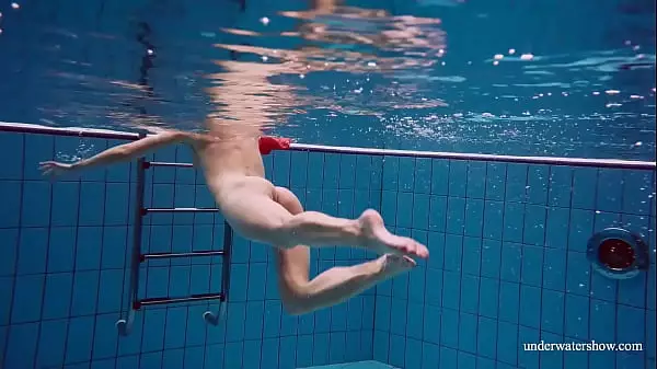 Hombres Nadando Desnudos