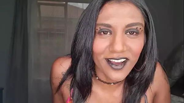 Desi Puta Con Lápiz Labial Negro Quiere Que Sus Labios Y Su Lengua Golpeen Alrededor De Tu Polla Y Prueben Tus Labios | De Cerca | Fetiche