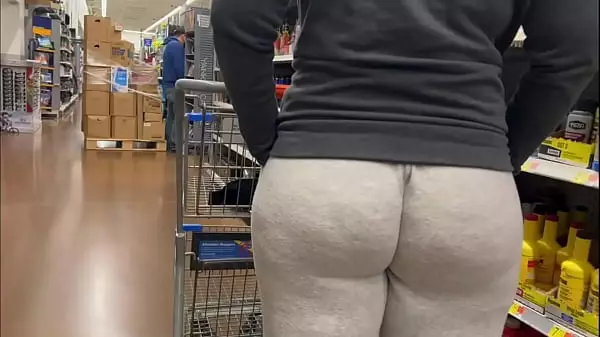 Mamá Botín Gigante Va De Compras A Walmart Con Un Calzoncito Profundo
