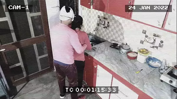 Dueño Y Mucama Atrapados En Cctv. Mamada Y Follando En La Cocina