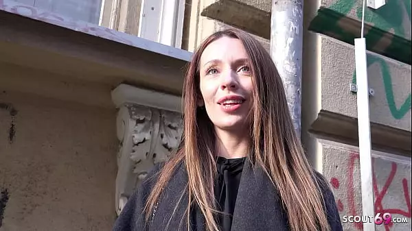 Exploradora Alemana - La Milf Ucraniana Delgada Julia Recogida Y Follada Duro En El Casting Callejero