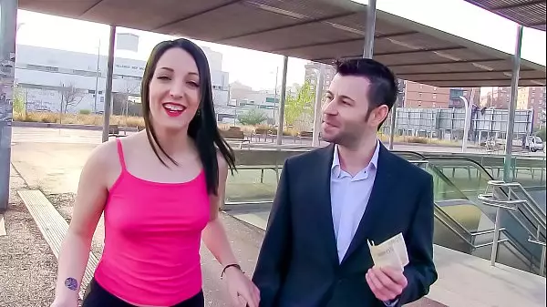Las Folladoras - La Sexy Estrella Porno Española Liz Rainbow Recoge Y Se Folla A Un Tipo Aficionado Afortunado