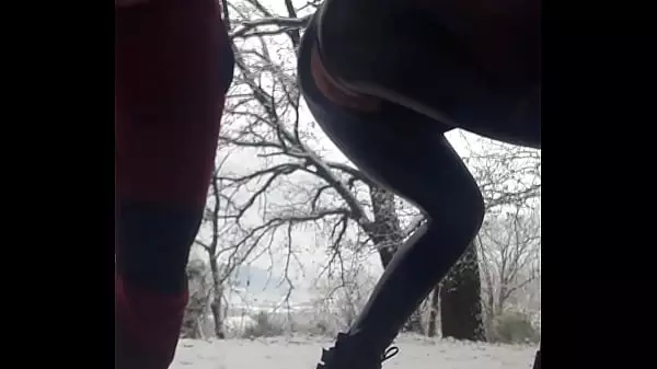Laura On Heels Modelo 2021 Video De Follando De Pie Entre La Nieve