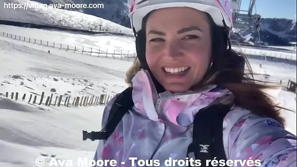 Ava Moore - Los Esquiadores Me Atrapan Con Un Consolador En El Culo - Vlog X