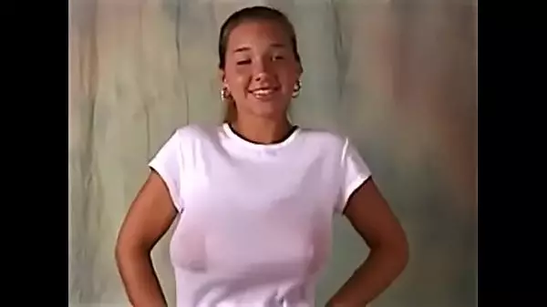 Christina Model Camiseta Mojada Tetona