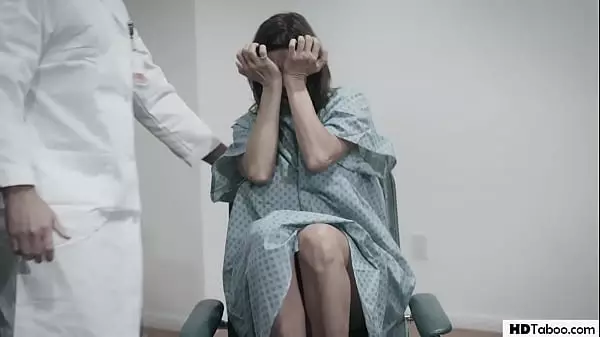 Milf Tetona Follada Por El Personal Del Hospital - Alexis Fawx, Bobbi Dylan