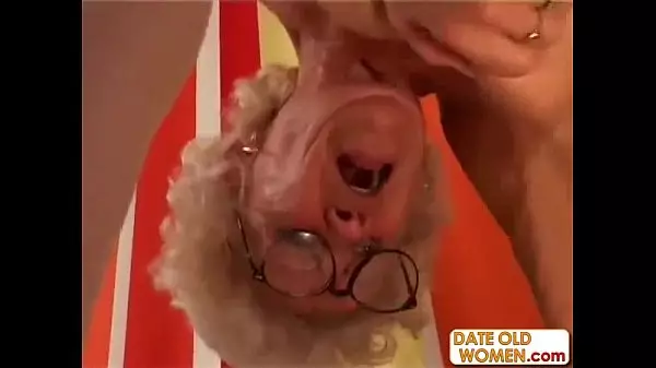 Abuela Peluda Con Gafas