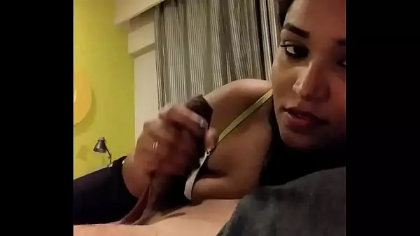 India Sexy Chica Chupando Su Chico Amigo Polla