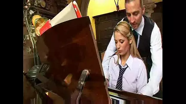 Lección De Piano Con Sesión Anal