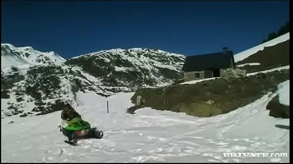Liliane Tiger Tiene Su Culo Perfecto Invadido En Una Moto De Nieve
