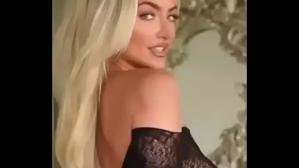 Lindsey Pelas Caliente