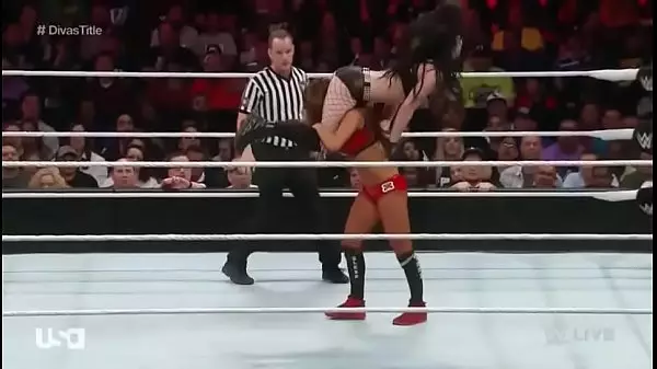 Nikki Bella Contra Paige Raw 3 23 15.