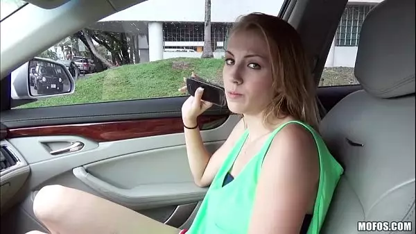 Rubia Sexy Jenna Marie Follada Duro Por El Coño En El Coche