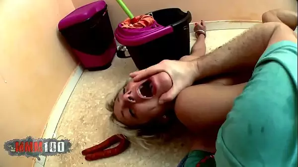 Sexo En La Cocina Con Verduras , Leche  Y Buena Polla