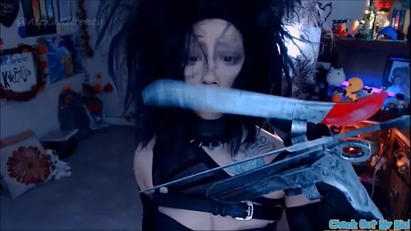 Teaser De Edward Scissorhands - Alexa Kitten