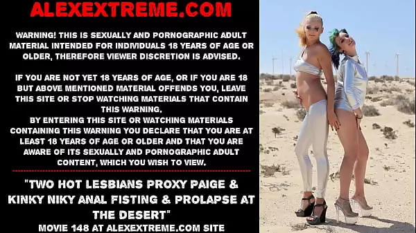 Dos Lesbianas Calientes Proxy Paige Y Kinky Niky Fisting Anal Y Prolapso En El Desierto