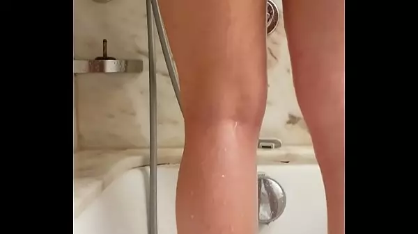 Novia Se Masturba En El Baño