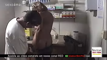 Desnuda En El Medico