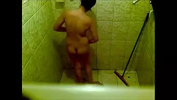 Espiando A Mi Hermanita