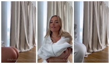 Corinna Kopf Desnuda Doblado Sobre Tease Vídeo Porno