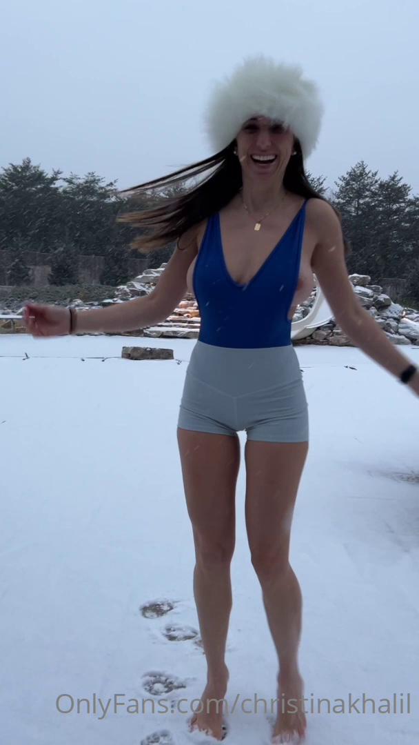 Christina Khalil Pezón Tease Traje Para La Nieve Onlyfans Video Leaked