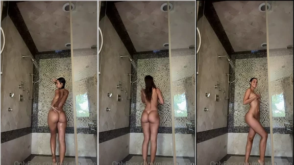 Mikaela Fuente En Estado Natural Mientras Se Ducha