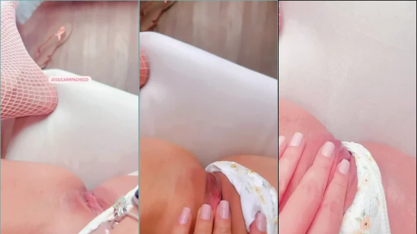 Jessica Pacheco, Famosa De Onlyfans, Grabando A Su Privacy En Sexy Bragas
