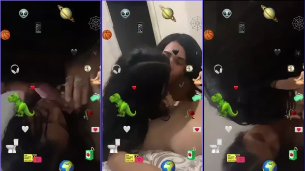 ¡Mira A Nicole Gomes Y Su Amiga Haciendo Una Mamada Juntas
