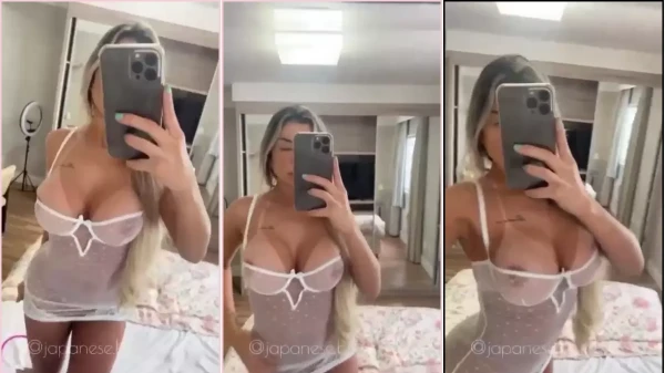 Jully Queiroz Luciendo Su Maravilloso Cuerpo En Braguitas Transparentes