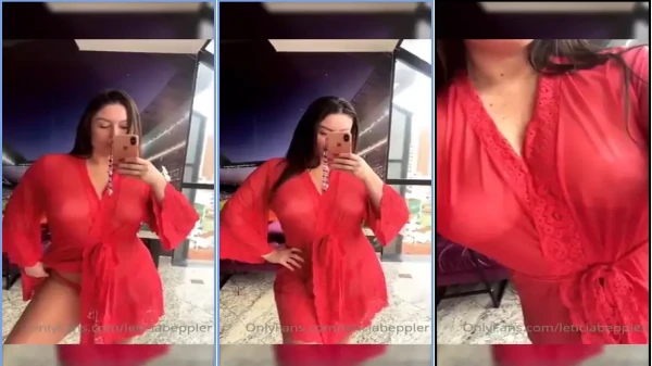 Lelê Del Programa Estádio 97 Apareció Con Blusa Transparente, Mostrándolo Todo